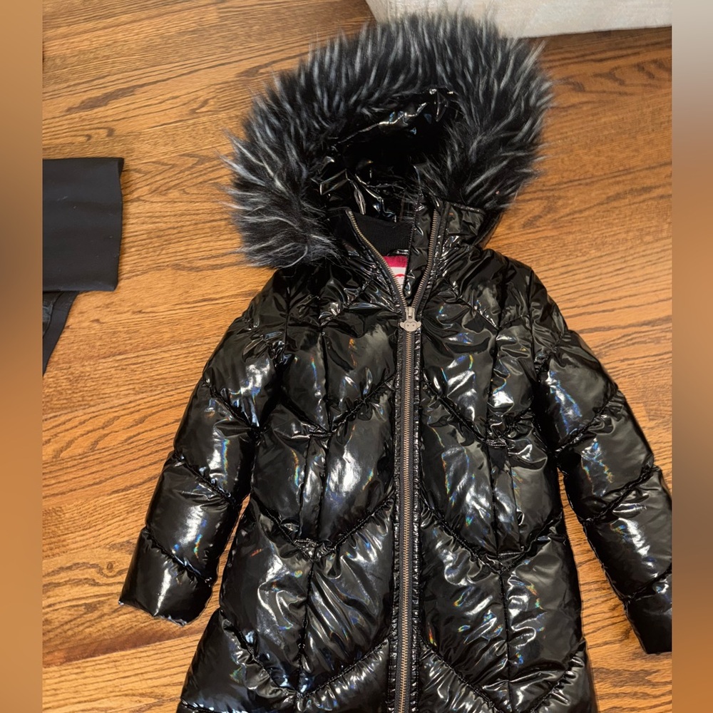Like new girls coat - Picture 3 of 3